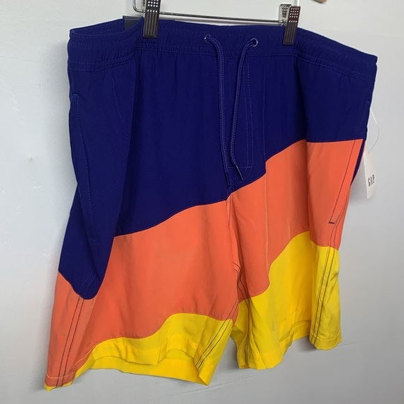 GAP Colorbloc Swim Shorts - Picture 3 of 10